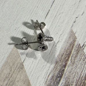 Screw Studs